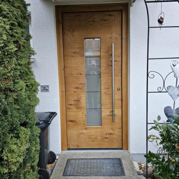 Moderne Holzhaustür